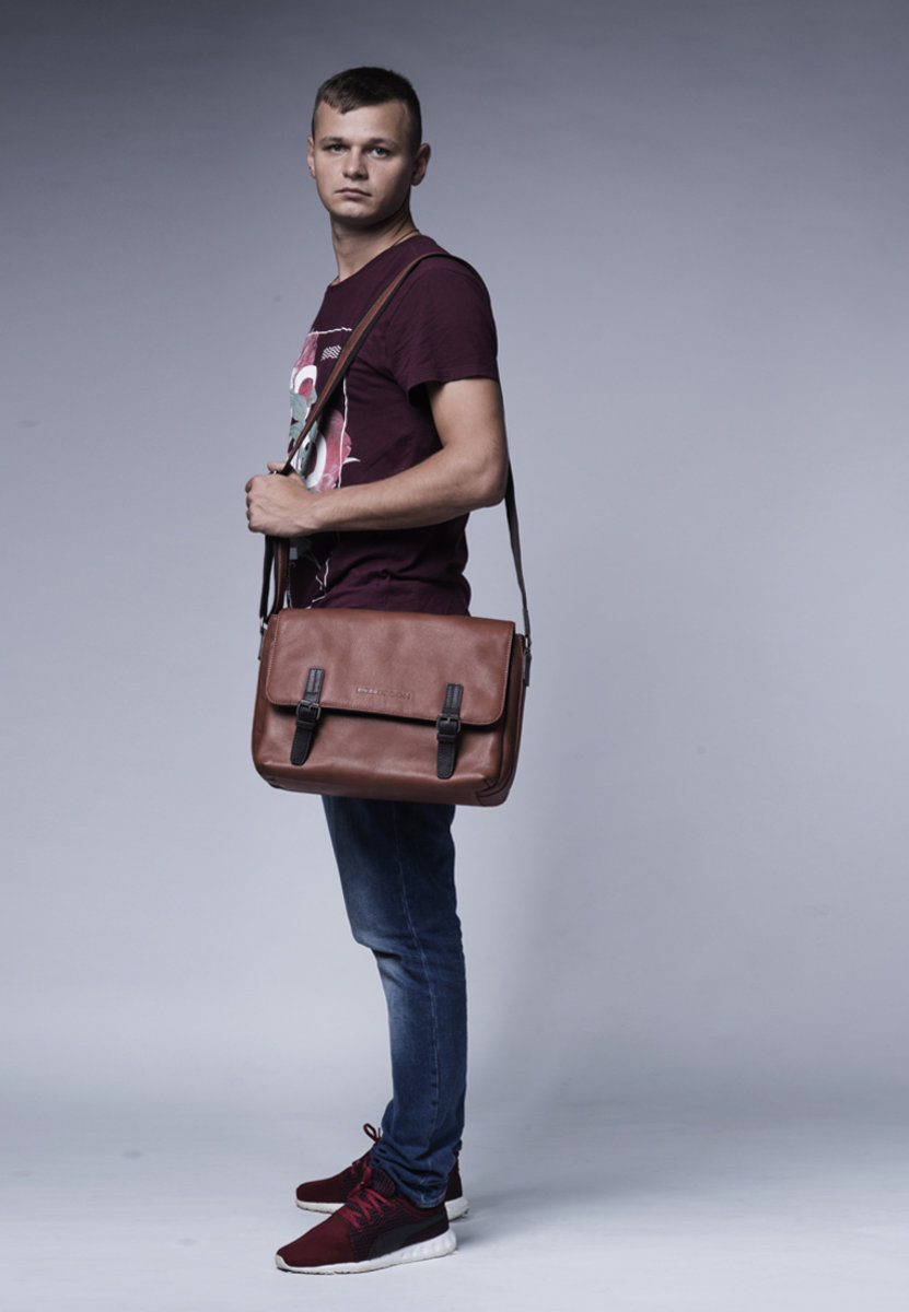Urban Light Pebble Grained Leather Messenger