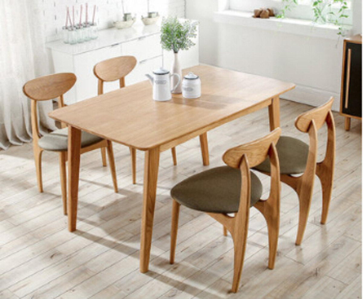 北歐實木方形餐桌(連四椅子)
