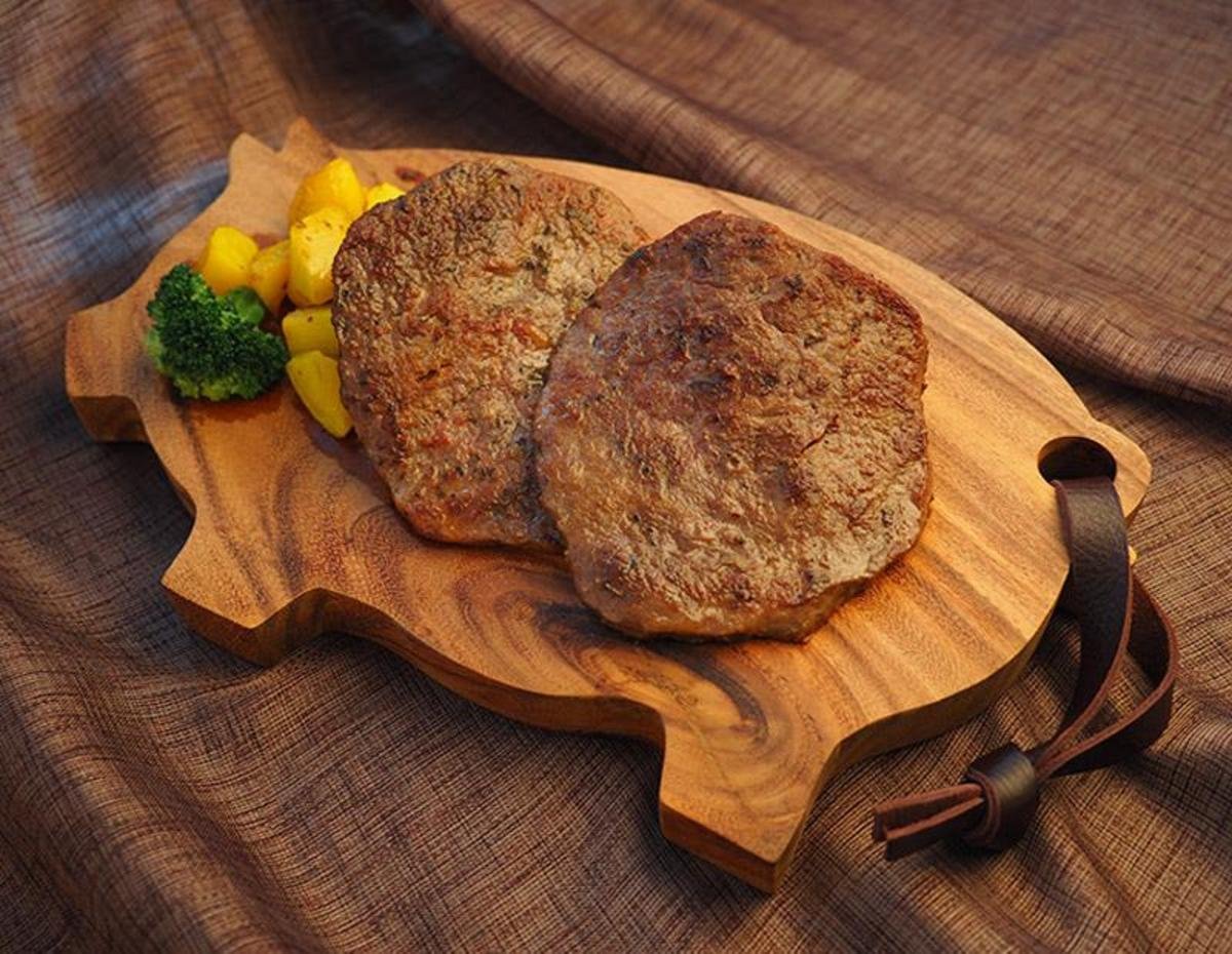 Wood Cutting Board, Pig Shaped (9 x 14.5 in)